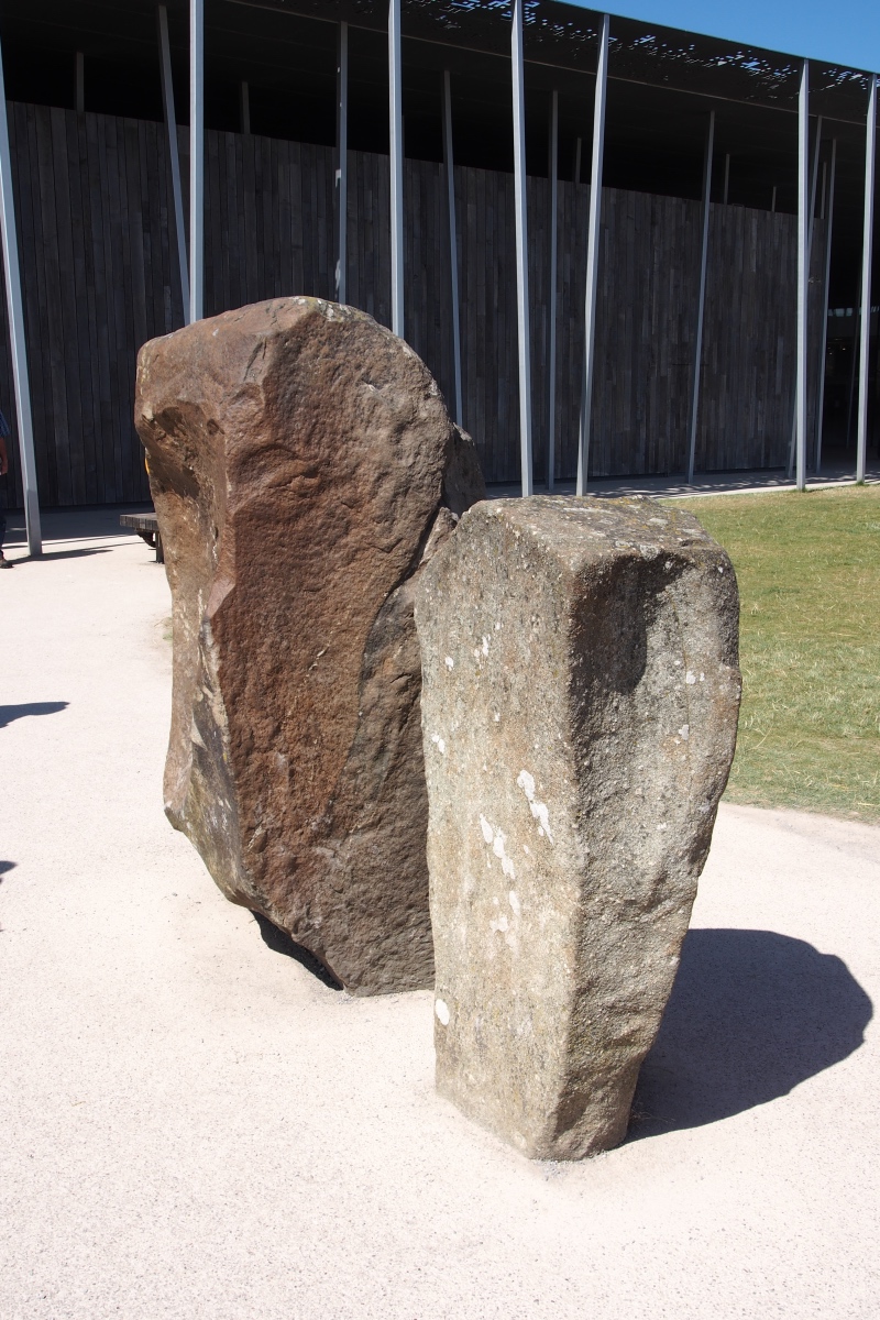 巨石陣的岩石－－較小的是相傳有神秘力量的 bluestone (dolerite)